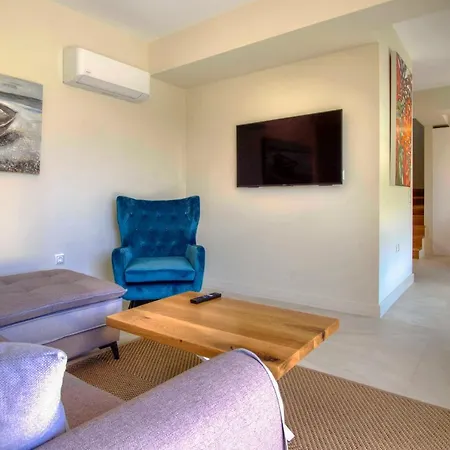 Apartman Tessera & Collection *